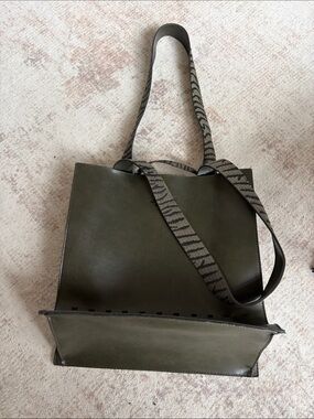 Mondani Olive Green Tote with Zebra-Patterned Strap